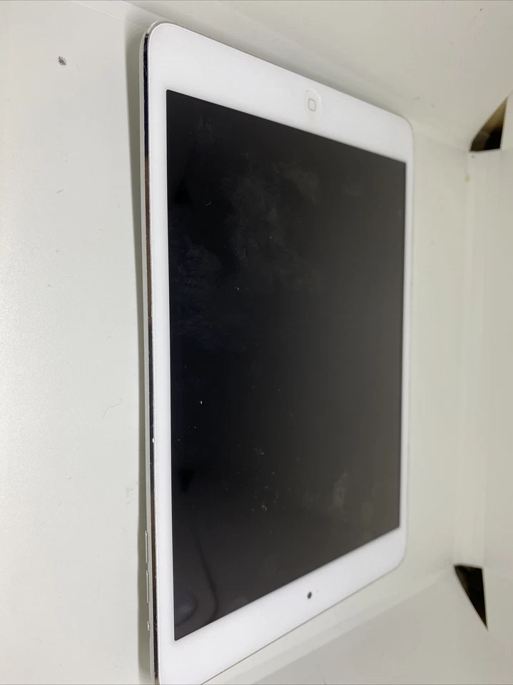 Apple iPad Mini 2 2nd GENARATION 7.9" 16GB 32GB WiFi /4G Black Grey - Image 3 of 4