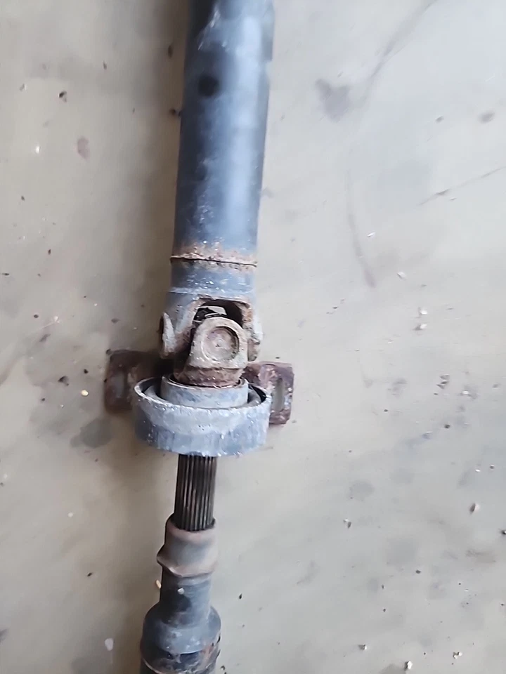 1988-1993 BMW E30 325i 325Ci 325E Drive Propeller Shaft for Automatic Trans 65 Foto 3 de 4