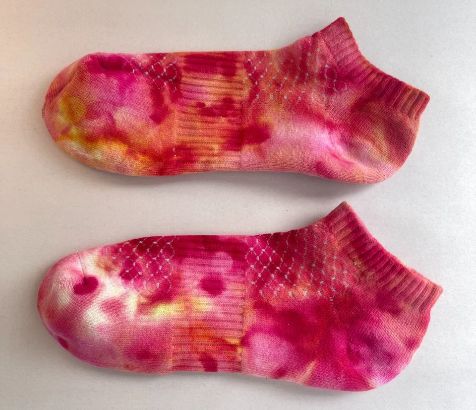 Paquete de calcetines tie dye hechos a mano, colorido juego de 2 calcetines tobilleros para teñir hielo, talla 6-12 Foto 3 de 4