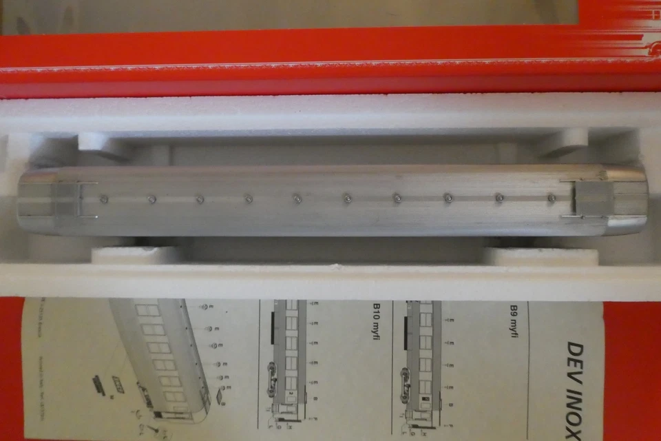 voiture voyageurs DEV Inox longue 2ème classe SNCF Rivarossi HO ref 3701 - Photo 3/4