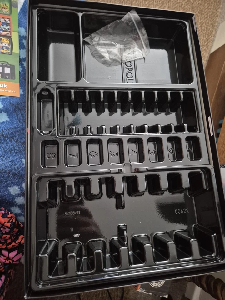 DC Comics Monopoly 2014 Full Set  Never Played Complete Batman Wonder Woman - Image 4 of 4