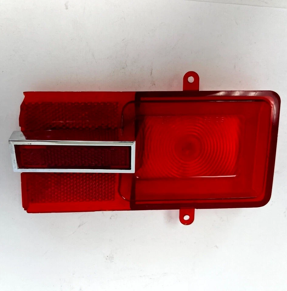 Dodge 330 440 1963 camioneta luz trasera derecha lámpara lente 2422720 nuevo de stock Foto 3 de 4