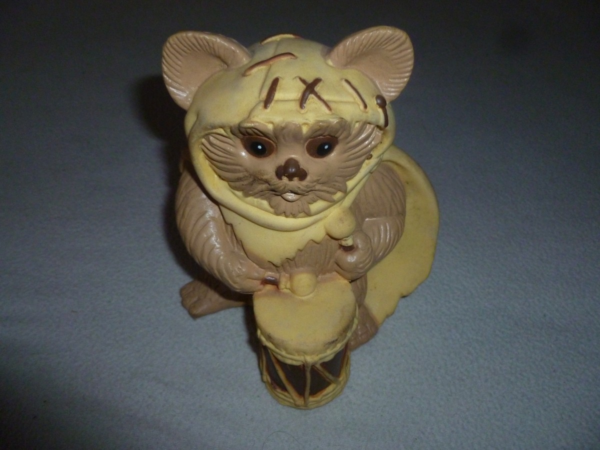 VINTAGE WICKET THE EWOK PLASTIC COIN BANK 1983 ESB DRUMMER STAR 