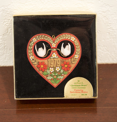 1979 VINTAGE CHRISTMAS HEART & DOVES HALLMARK CHRISTMAS ORNAMENT MIB