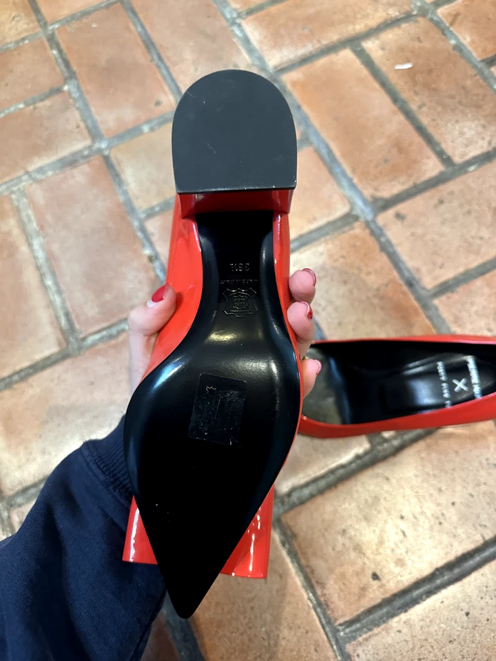 Tacones Pierre Hardy x Forty Five Ten charol rojo - detalle de lazo - talla 38,5 Foto 2 de 4