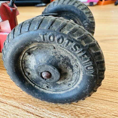 Vintage Tootsie Toy Diecast Ford Toy Tractor Red & Silver Tootsietoy 4 1/2" long - Picture 6 of 9