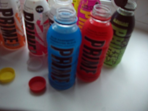 13 PRIME EMPTY BOTTLES + 3 MESSI EMPTY BOTTLES - SOME NEW OUT ISHOWSPEED UK etc - Picture 10 of 12