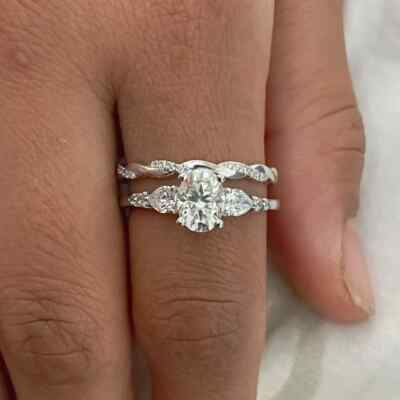 2 PCs Twisted Band Three Stone Oval Cut Moissanite Women's Engagement Ring Set