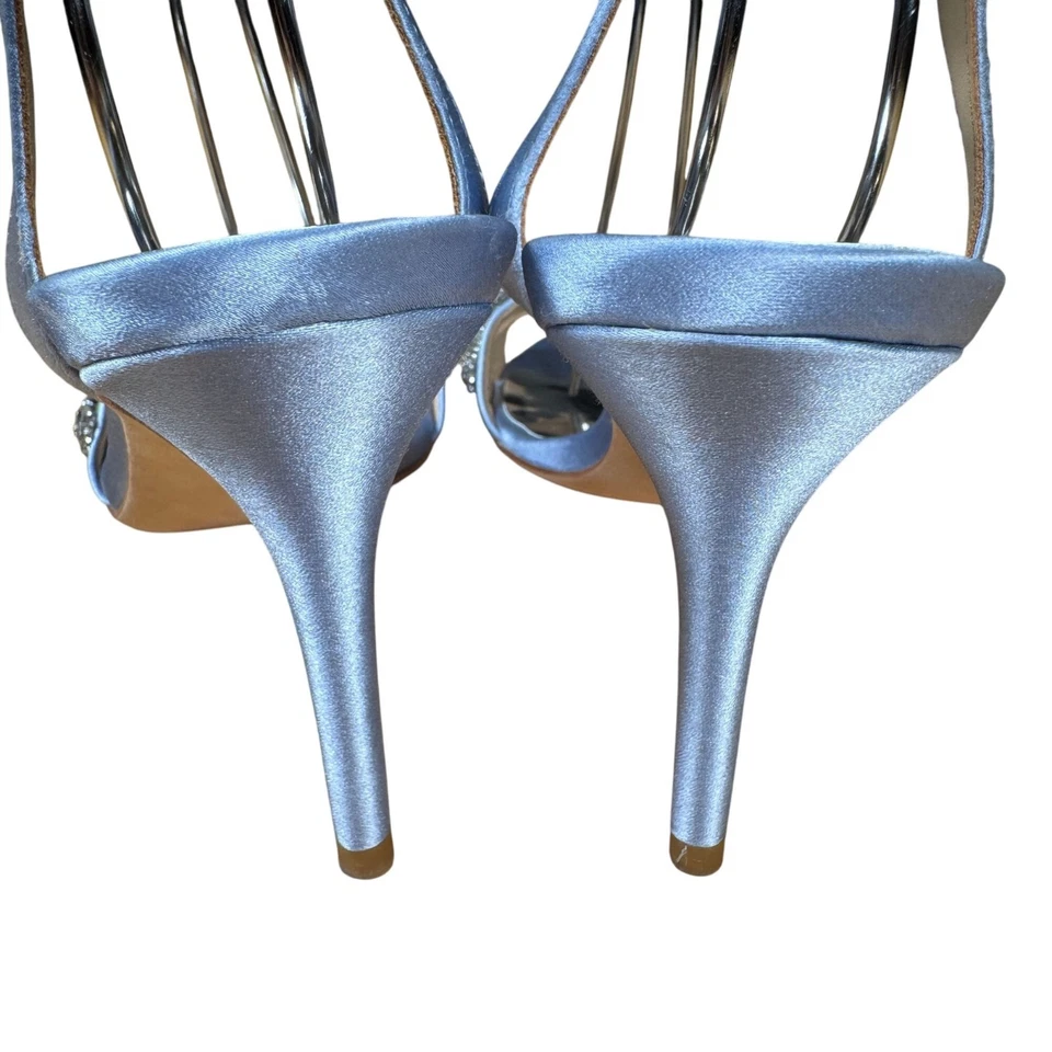 Босоножки Badgley Mischka с украшениями на каблуке с ремешками женские размер 8 светло-голубые - Изображение 4 из 4