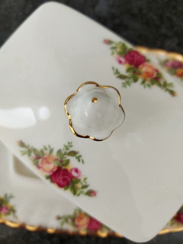 royal albert old country roses Lidded Butter Dish & Butter Spreader . NEW - Picture 11 of 19