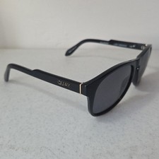 Quay Lost Weekend polarize sunglasses Black 