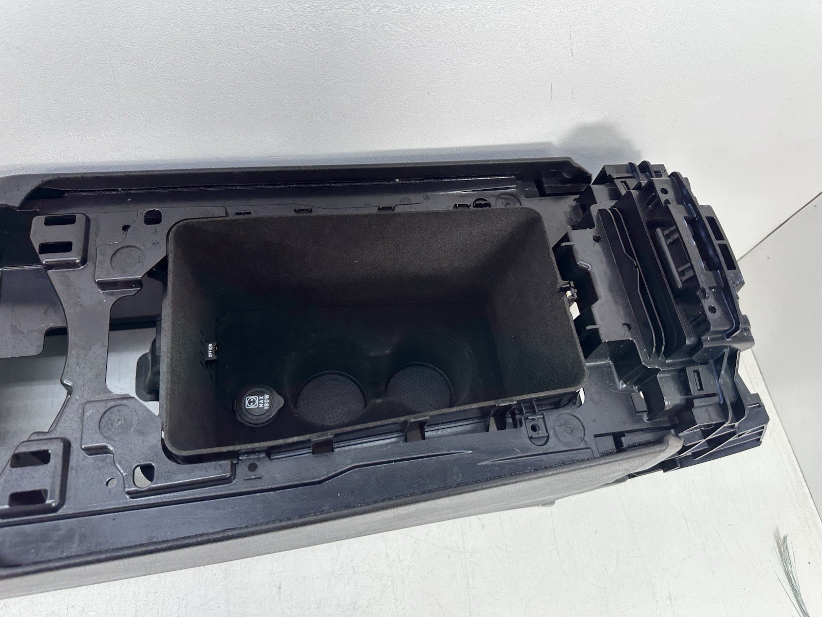 2014-2017 Maserati Ghibli Center Console Base Trim Only Used OEM 105088372