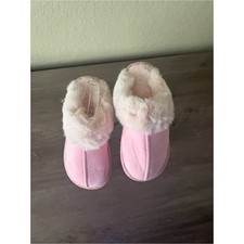 Pink Faux Fur Slippers Women s Size 5-6 Cozy Plush House Shoes NWOT