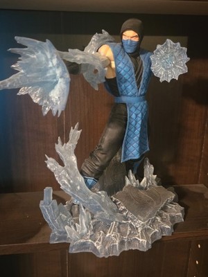 Mortal Kombat 11 Sub-Zero Figure Diamond Select Not In Box Mint Sold out
