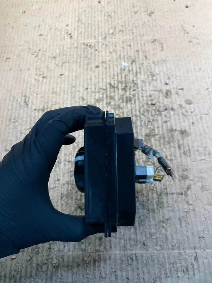 2005-2010 Nissan Xterra Frontier Temperature Climate Control AC Heat V5357 DG - Image 2 of 4