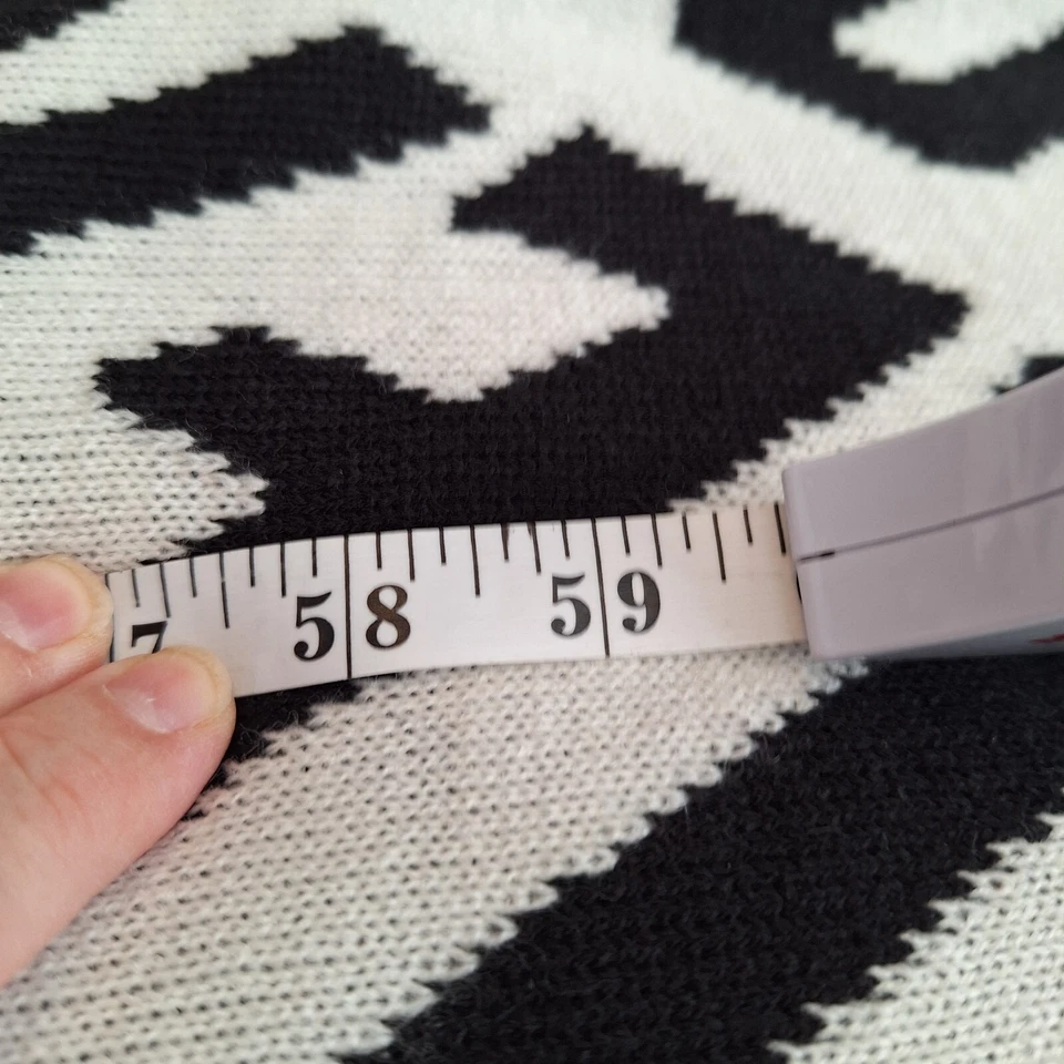 STEVE MADDEN Blanco y Negro Reversible Emo Edgy Y2K Logo Tejido Suave Bufanda 72" Foto 4 de 4