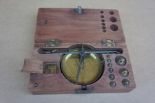 ANCIENNE BALANCE À FLÉAU DE CHANGEUR (TRÉBUCHET)