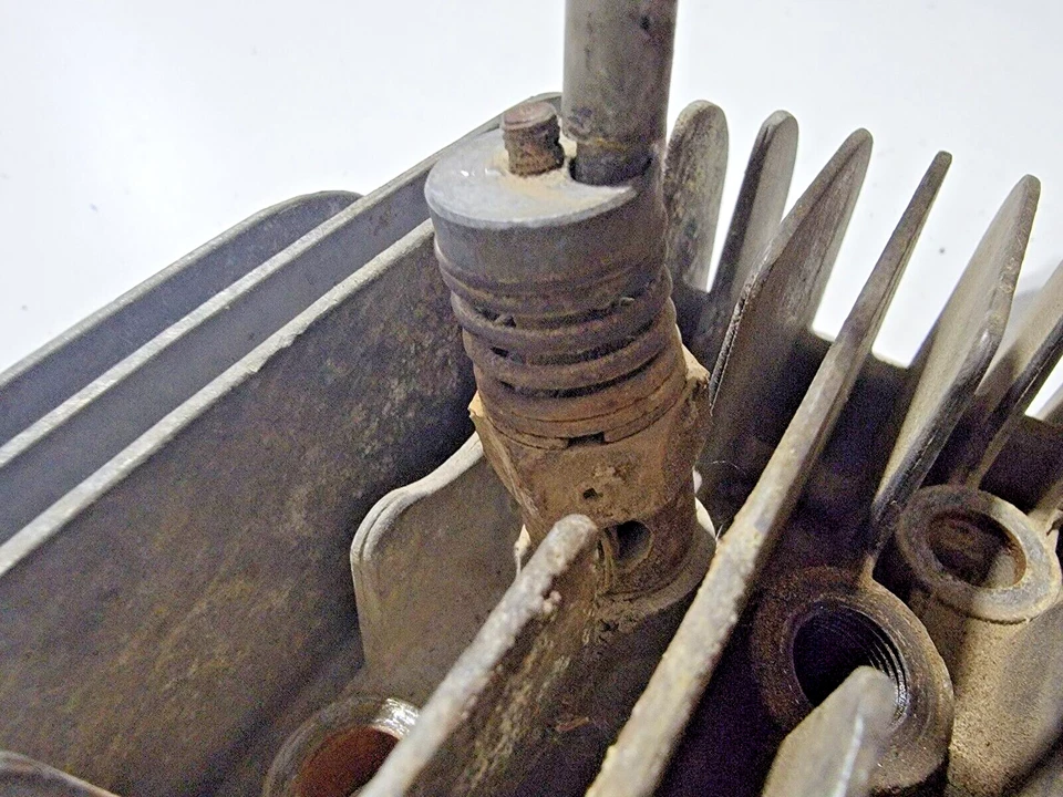 Culata con válvula de descompresión 1972-1973 Yamaha AT2 AT3 CT2 CT3 175 314 Foto 3 de 4