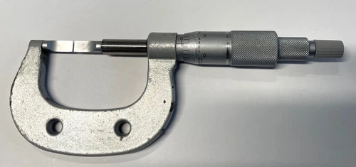Mitutoyo 122-125 Blade Micrometer,  0-1" , .0001" MISSING INSULATORS on Frame