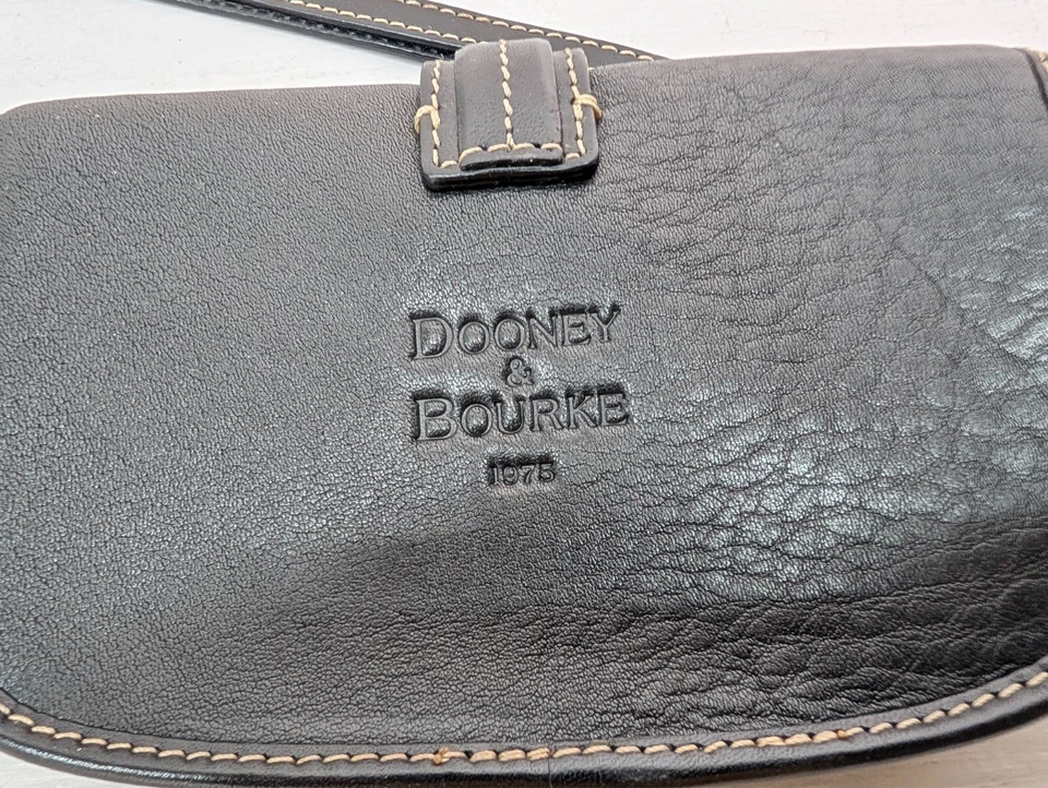 Dooney & Bourke Bolso sin asas Negro Cuero Muñequera Cartera Monedero Guijarro Plata Foto 2 de 4