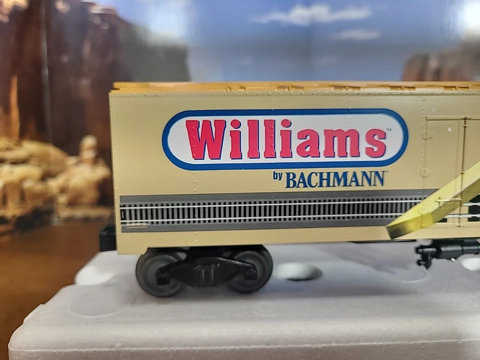 Williams By Bachmann O Gauge Platinum Club Car - Image 3 of 4