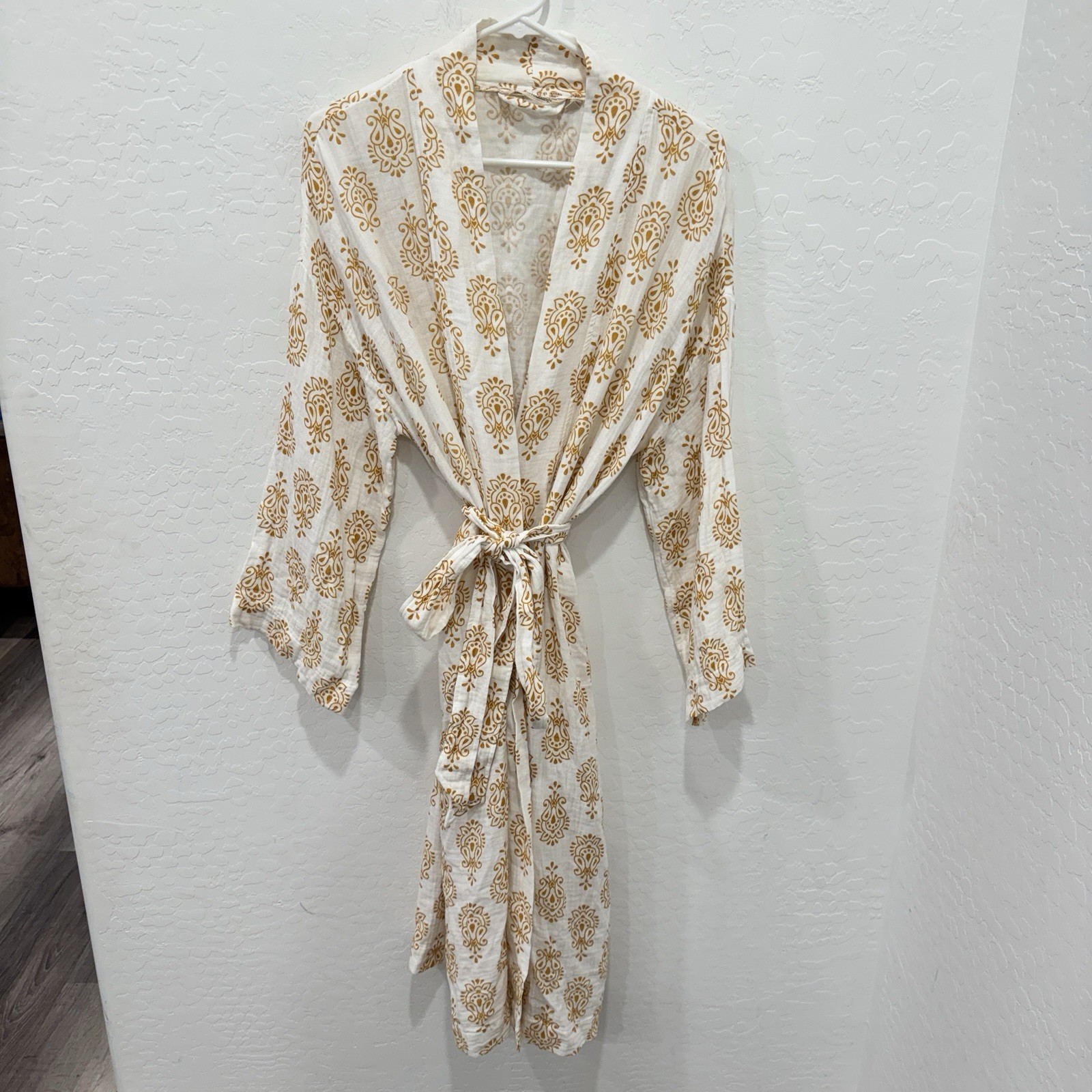 Soft Surroundings Gold Patterned Robe Womens Medi… - image 1