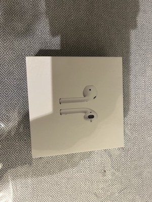 Apple AirPods with Charging Case MV7N2ZM/A