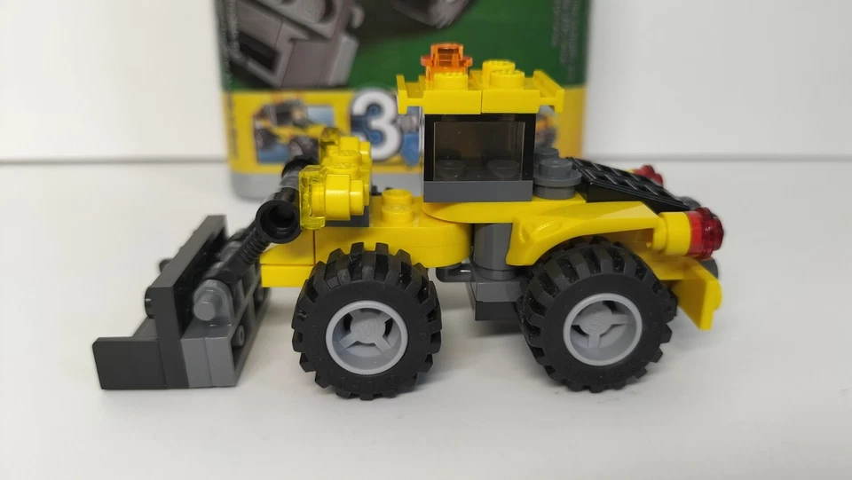 LEGO Creator 5761 Mini Digger, photo 2 sur 3