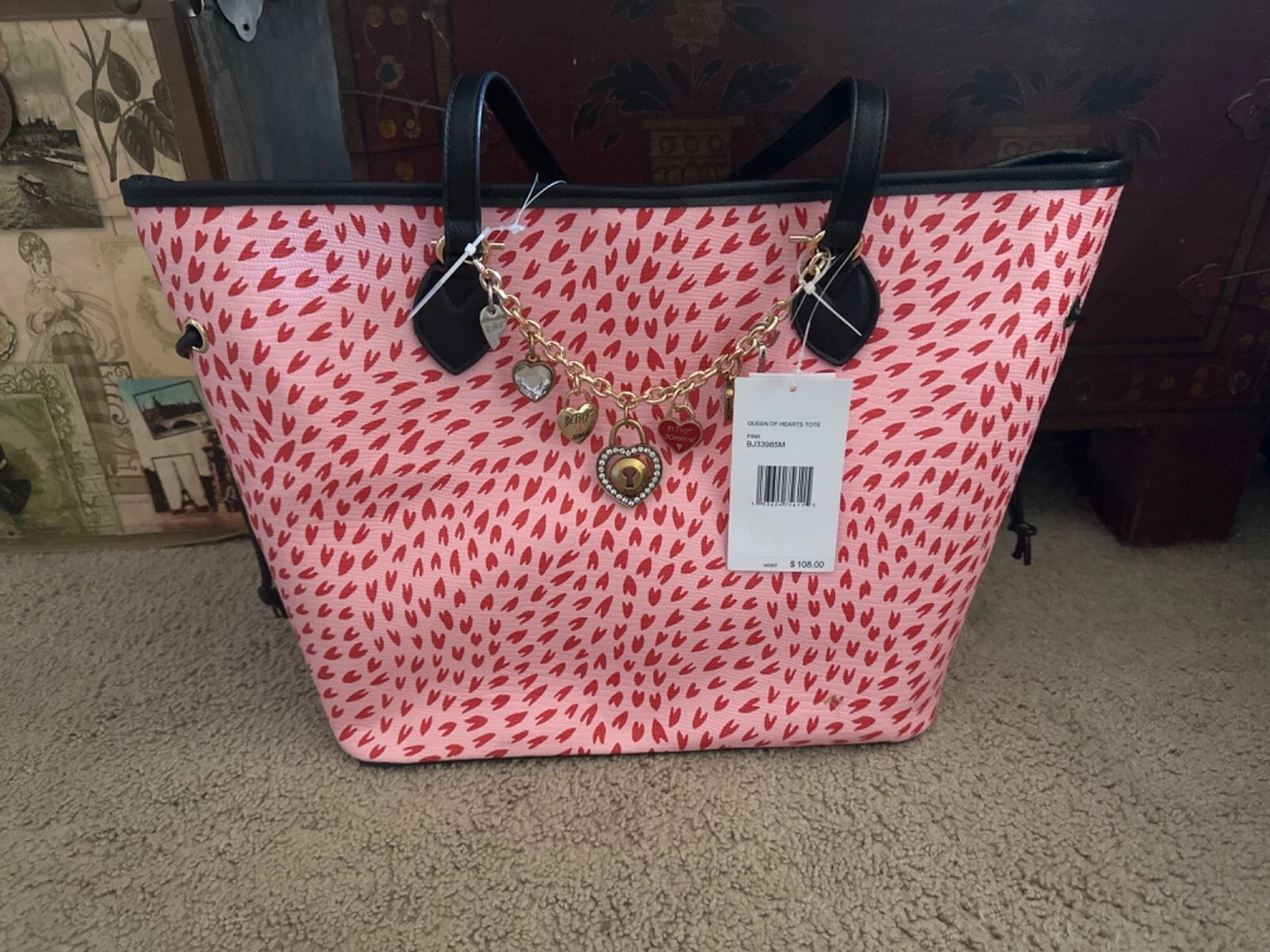 betsey johnson queen of hearts pink tote with wearable charm bracelet