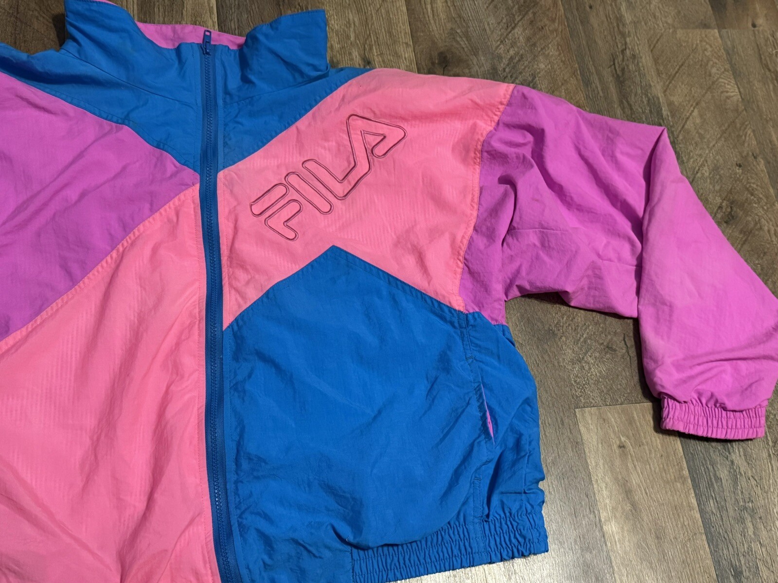 Frangivento vintage Fila evidenziatore rosa e blu! Macchia foto assegno L donna!