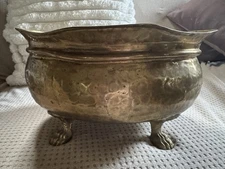 Vintage Brass Hammered Footed Cauldron Pot – Unique 4-Leg