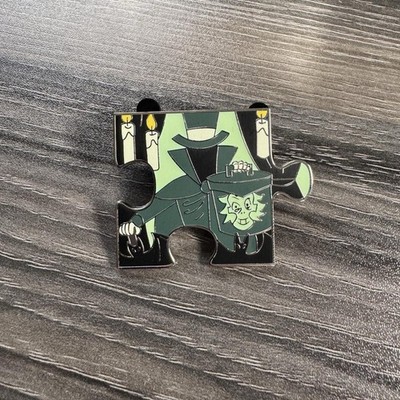 Disney Parks LE Pin Character Connection Haunted Mansion Hatbox Ghost Chaser