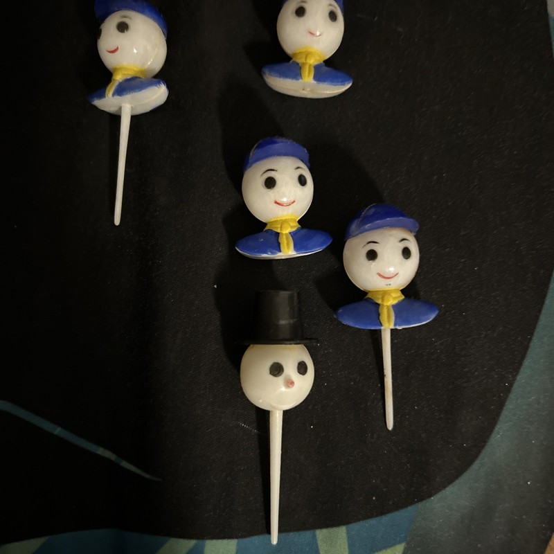 5 Vtg Plastic Cub Scouts/Boy Scouts Cake/Cupcake Decorative Picks And 1 Snowman