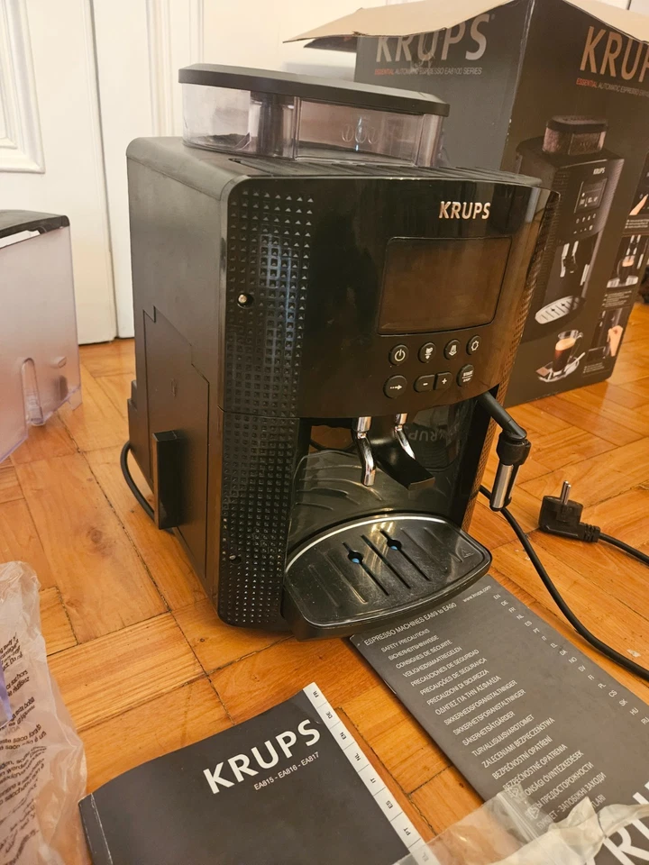 KRUPS EA815070 Cafetera/ PARA REPARAR  / CON CAJA ORIG + Depósito extra nuevo - Imagen 4 de 4