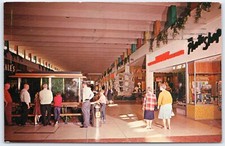 Postcard AZ Phoenix Arizona Thomas Mall Fish Aquarium Rack Of Postcards B60