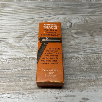 Vintage Gillette TRAC II Demonstrator Twin Blade Razor Shaver System - NEW