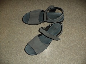 hush puppies blue sandals