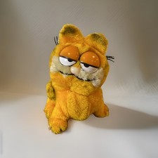 Vintage 1981 Dakin United Feature Syndicate Small Garfield 6" Sitting Plush Toy
