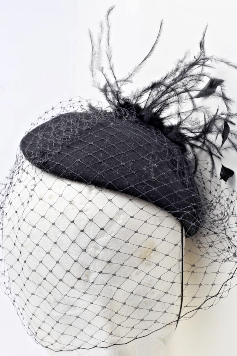 Pill Box Hat Veil in Women display picture 3