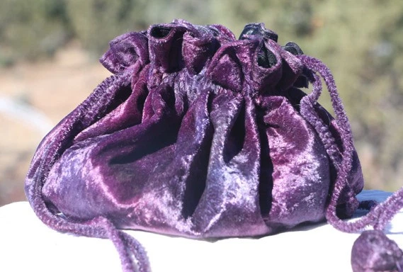 Retículo de veludo roxo feito à mão, bolsa de cordão - steampunk, regência, vitoriana - Imagem 3 de 4