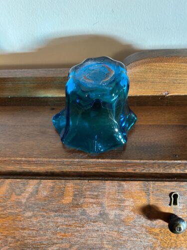Vintage Collectible Blue Glass Vase - Picture 2 of 2