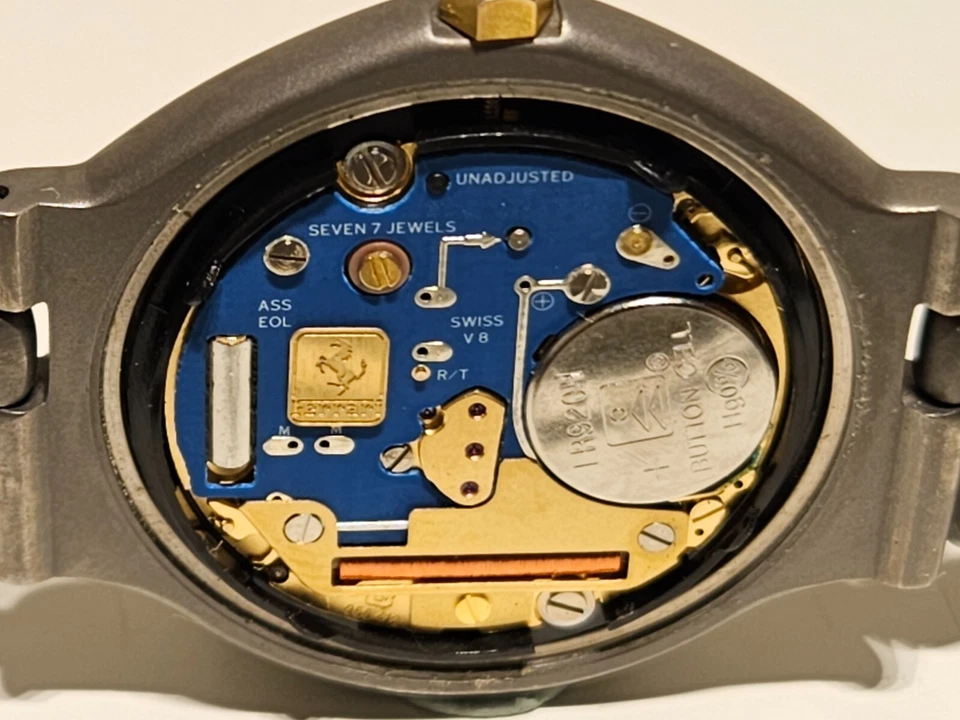 RELOJ SUIZO VINTAGE DE TITANIO Y ORO PUBLICIDAD DE COCHE "FERRARI" CUARZO DAMAS Foto 2 de 4