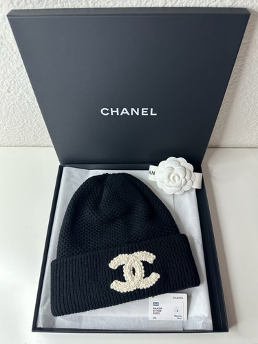 NWT 24B Chanel Classic CC Logo Beanie Hat Cashmere Black