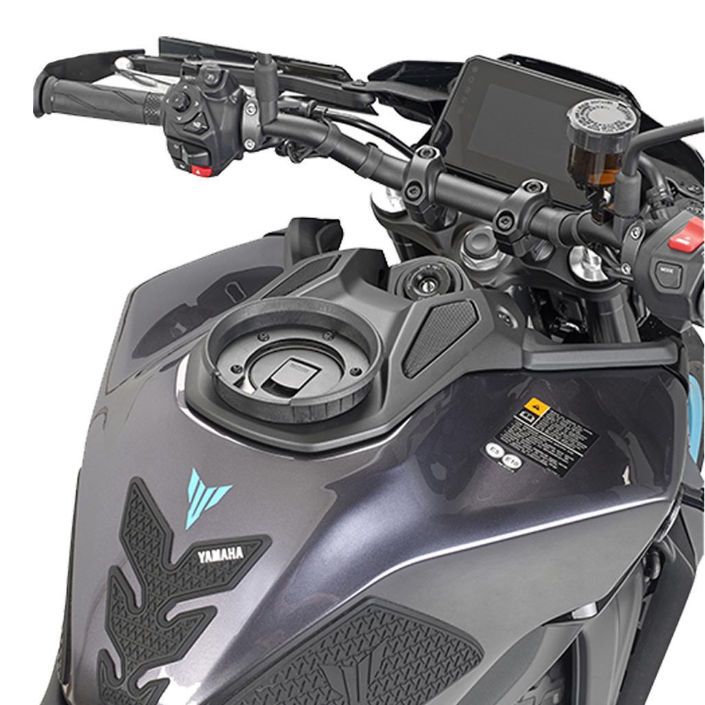 Givi BF90 Tanklock Tank Bag Lock Ring Flange for the Yamaha MT-09  (2024)