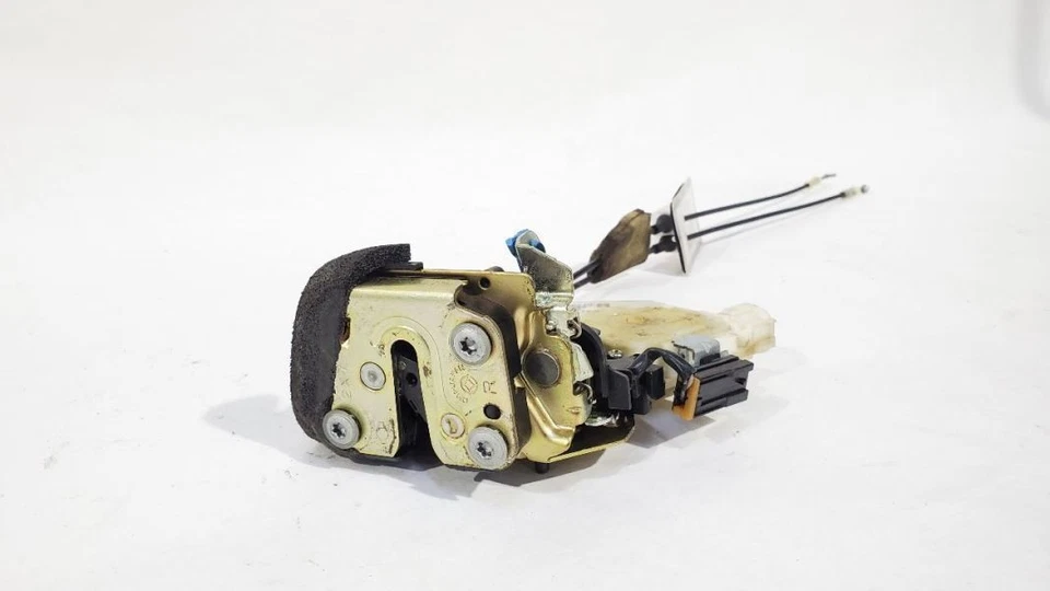 Atuador de trava de porta traseira direita fabricante de equipamento original 2003 Infiniti Q45 - Imagem 3 de 4