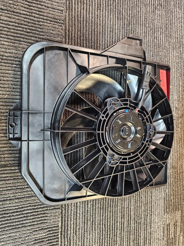 Dorman 620-017 右空调冷凝器风扇组件适用于 2001 - 2005 年克莱斯勒 Voyager — 第 3/4 张图片
