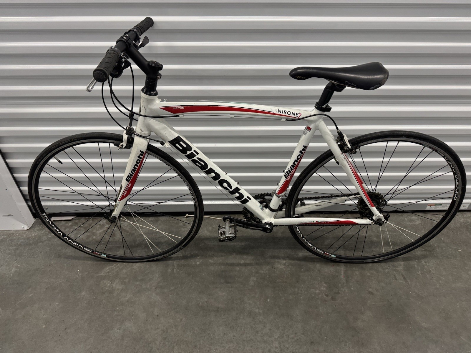 Bianchi Via Nirone 7 C2C hydroformed, triple-butted 6000-series aluminum frame55