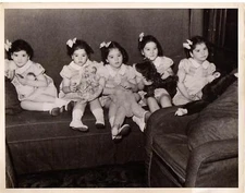 Snapshot THE DIONNE QUINTS With 5 Years Of Age. f11491
