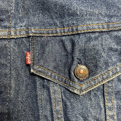 Vintage LEVI'S 70505 0217 DENIM TRUCKER JACKET SIZE 42 USA Made