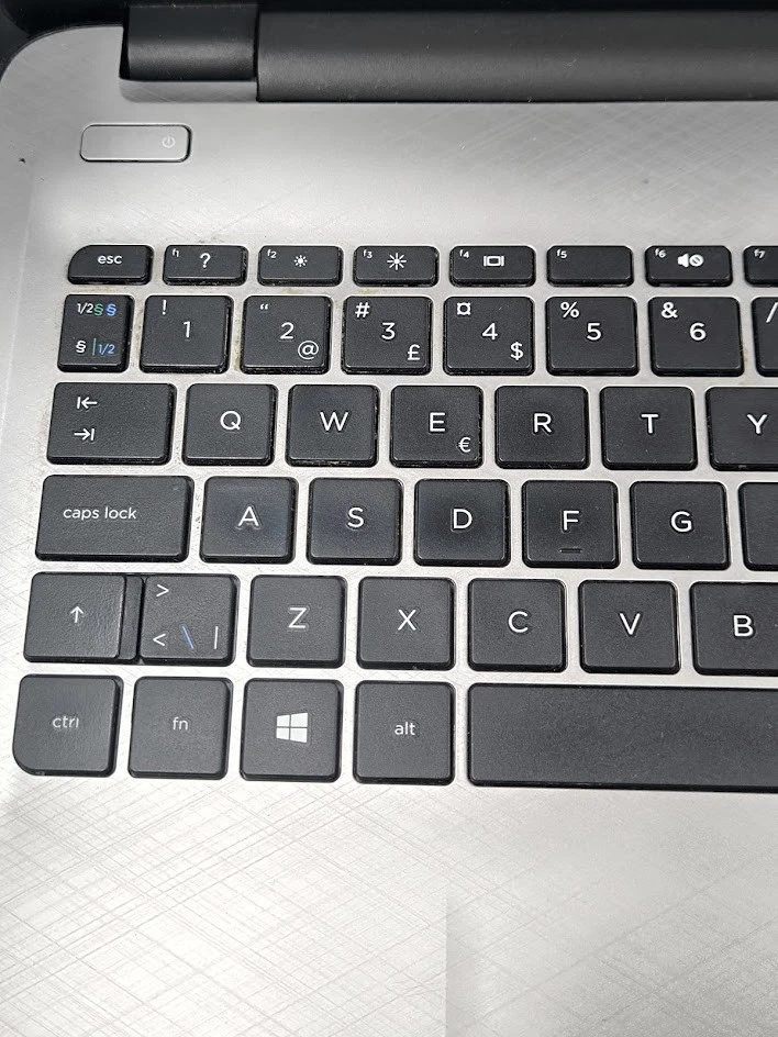 HP Notebook 15-af101no - AMD A8 8GB RAM No SSD Cosmetic Wear - Image 2 of 4